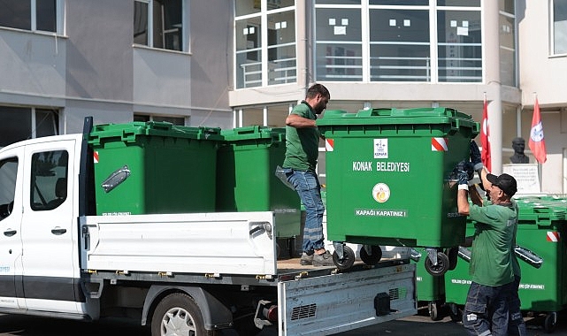 Konak'ın sokakları yeni konteynerlerine kavuştu Konak'ın sokakları yeni konteynerlerine kavuştu