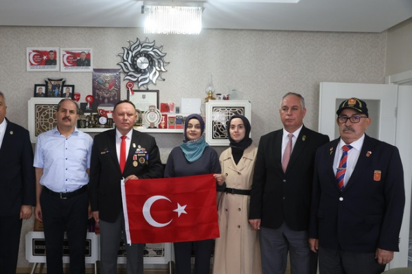 Konya Büyükşehir Belediyesi gazileri evlerinde ziyaret etti Konya Büyükşehir Belediyesi gazileri evlerinde ziyaret etti
