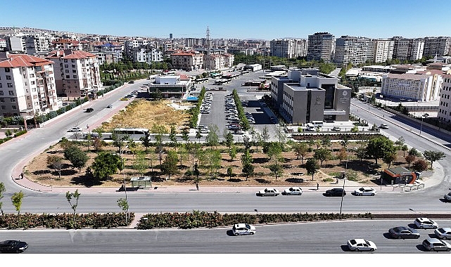Konya Büyükşehir, Raylı Sistem Çalışmaları Esnasında Kaldırdığı Her Ağacı Yeniden Toprakla Buluşturuyor Konya Büyükşehir, Raylı Sistem Çalışmaları Esnasında Kaldırdığı Her Ağacı Yeniden Toprakla Buluşturuyor
