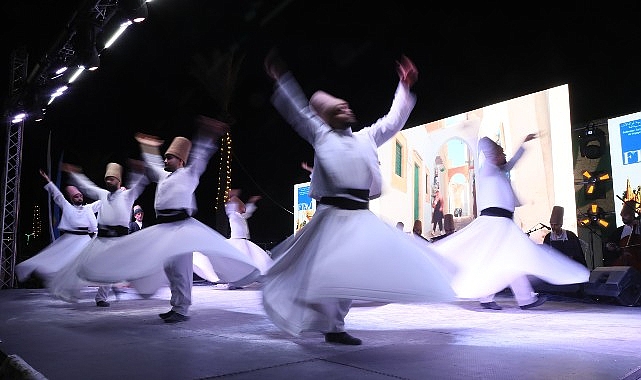 Konya Büyükşehir Tasavvuf Musikisi ve Sema Topluluğu Tunus'ta Gönüllere Dokundu Konya Büyükşehir Tasavvuf Musikisi ve Sema Topluluğu Tunus'ta Gönüllere Dokundu