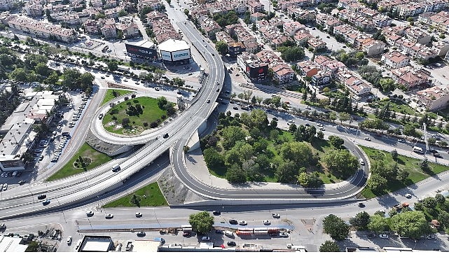 Konya Büyükşehir, Uluyayla ve Altıyol Üst Geçitlerinin Asfaltını Yeniledi Konya Büyükşehir, Uluyayla ve Altıyol Üst Geçitlerinin Asfaltını Yeniledi