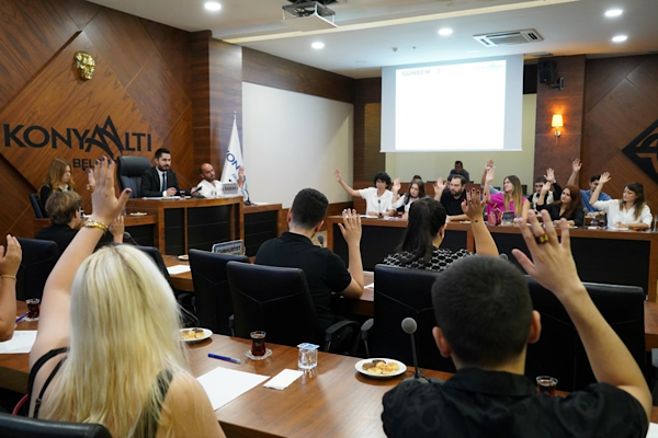 Konyaaltı Belediyesi Gençlik Meclisi Eylül ayı toplantısını gerçekleştirdi Konyaaltı Belediyesi Gençlik Meclisi Eylül ayı toplantısını gerçekleştirdi