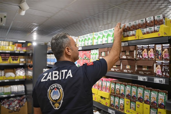 Konyaaltı Belediyesi'nden gıda işletmelerine denetim Konyaaltı Belediyesi'nden gıda işletmelerine denetim
