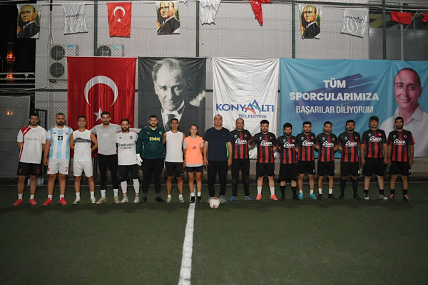 Konyaaltı’nda mahalleler arası futbol turnuvası başladı Konyaaltı’nda mahalleler arası futbol turnuvası başladı