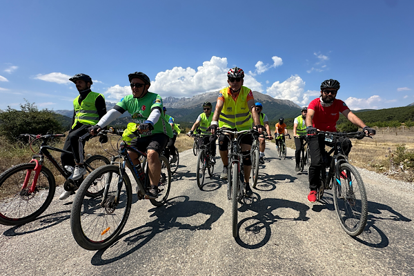 Konya’da Bisikletliler Beyşehir rotasında 42 kilometre pedal çevirdi