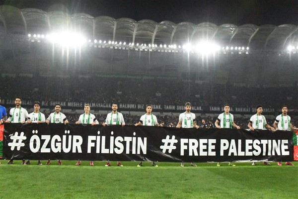 Konya’da Konyaspor ile Filistin Milli Takımı dostluk maçında karşılaştı Konya’da Konyaspor ile Filistin Milli Takımı dostluk maçında karşılaştı