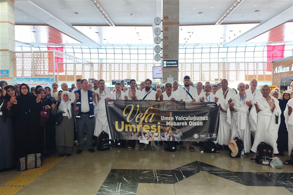 Konya’da Vefa Umresi projesinin ilk kafilesi yola çıktı Konya’da Vefa Umresi projesinin ilk kafilesi yola çıktı