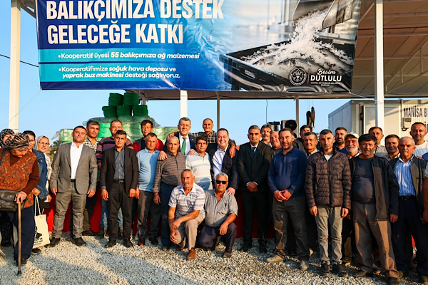 Köprübaşı'nda 55 balıkçıya ekipman desteği sağlandı Köprübaşı'nda 55 balıkçıya ekipman desteği sağlandı