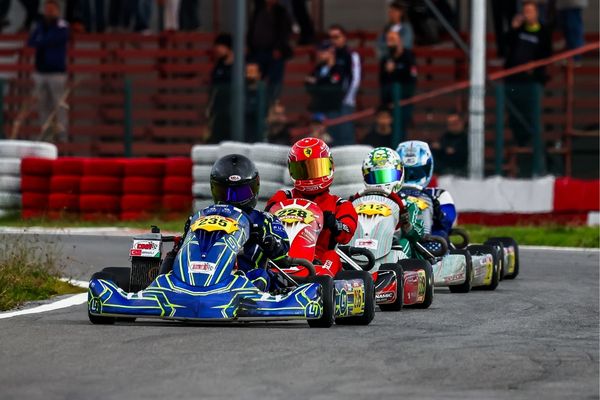 Körfez Karting Yarışı’nda sezonun şampiyonları belli oldu Körfez Karting Yarışı’nda sezonun şampiyonları belli oldu
