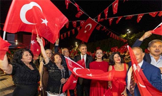 Kurtuluşun 104'üncü yıl coşkusu 9 Eylül Resepsiyonu ile başladı Kurtuluşun 104'üncü yıl coşkusu 9 Eylül Resepsiyonu ile başladı