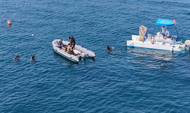 Kuşadası'nda Dip Temizliği Kuşadası'nda Dip Temizliği