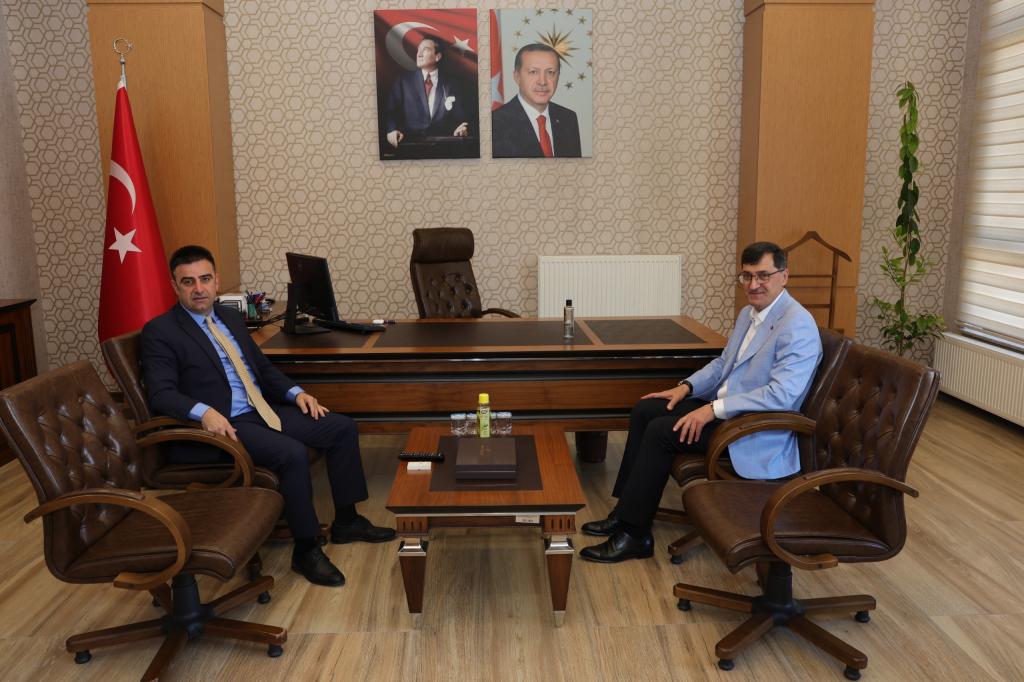 Kütahya Belediye Başkanı Kahveci’den Vali Yardımcılarına ziyaret Kütahya Belediye Başkanı Kahveci’den Vali Yardımcılarına ziyaret