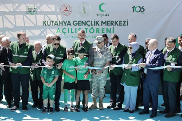 Kütahya Yeşilay Gençlik Merkezi ve Kafe1920’nin açılışı gerçekleştirildi Kütahya Yeşilay Gençlik Merkezi ve Kafe1920’nin açılışı gerçekleştirildi