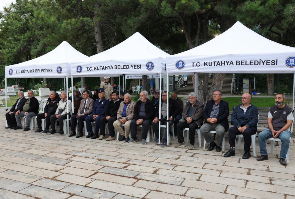 Kütahya’da şehitler ve gaziler için Kur’an-ı Kerim tilaveti ve mevlit programı düzenlendi Kütahya’da şehitler ve gaziler için Kur’an-ı Kerim tilaveti ve mevlit programı düzenlendi