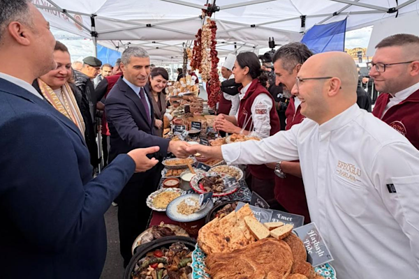Kütahya’nın yöresel lezzetleri Afyon Gastronomi Festivali’nde tanıtıldı Kütahya’nın yöresel lezzetleri Afyon Gastronomi Festivali’nde tanıtıldı
