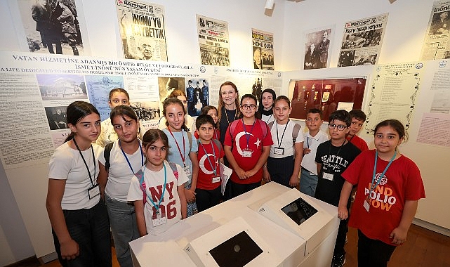Lozan Barış Antlaşması'nın 103. yılı Konak'ta kutlandı Lozan Barış Antlaşması'nın 103. yılı Konak'ta kutlandı