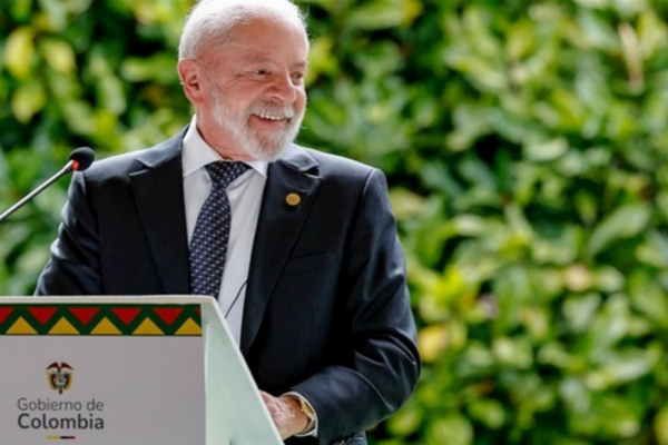 Lula: Metal işçilerinin mücadele tarihini yaşatacağınıza inanıyorum Lula: Metal işçilerinin mücadele tarihini yaşatacağınıza inanıyorum
