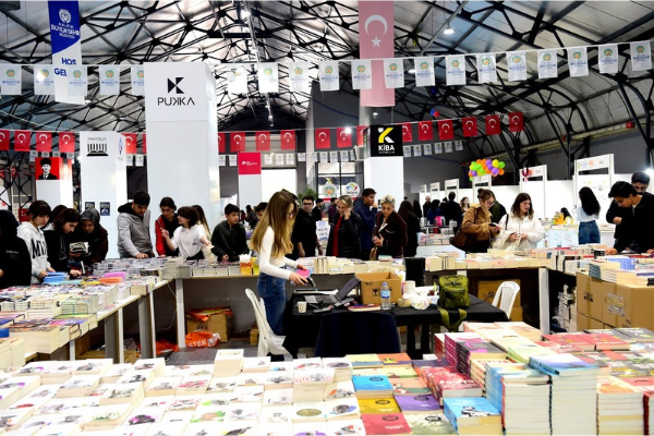 Malatya 12. Kitap Fuarı’nda ziyaretçi sayısı 100 bini aştı Malatya 12. Kitap Fuarı’nda ziyaretçi sayısı 100 bini aştı