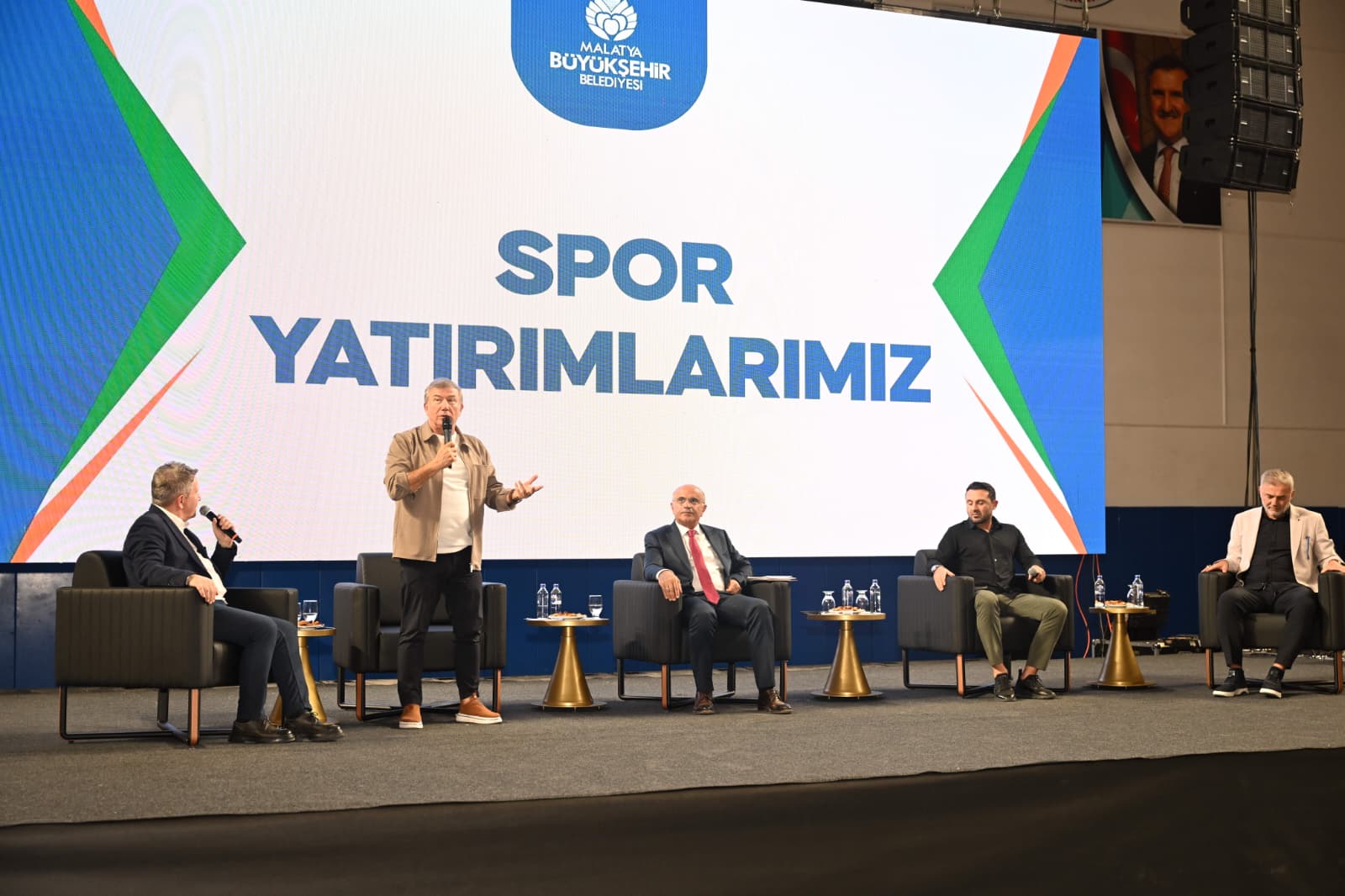 Malatya’da spor yatırımları ve gelecek hedefleri Spor Zirvesi’nde ele alındı Malatya’da spor yatırımları ve gelecek hedefleri Spor Zirvesi’nde ele alındı