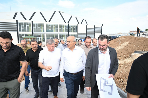 Malatya'daki spor yatırımları spor dünyasının isimlerine tanıtıldı