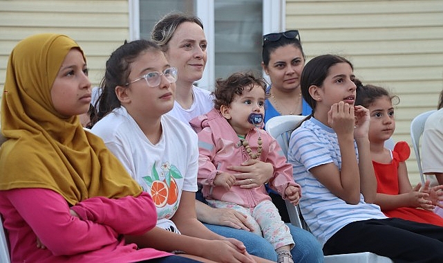Maltepe'de Açık hava çocuk tiyatrosunda yaz finali gerçekleşti Maltepe'de Açık hava çocuk tiyatrosunda yaz finali gerçekleşti