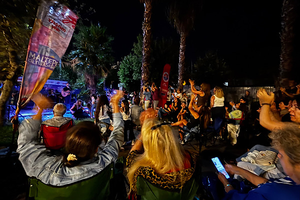 Maltepe'de açık hava konserleri Feyzullah Mahallesi'nde devam etti Maltepe'de açık hava konserleri Feyzullah Mahallesi'nde devam etti
