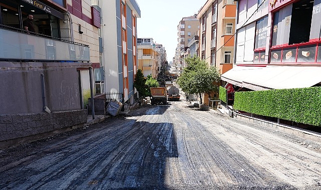 Maltepe'de asfalt hamlesiyle yollar yenileniyor Maltepe'de asfalt hamlesiyle yollar yenileniyor