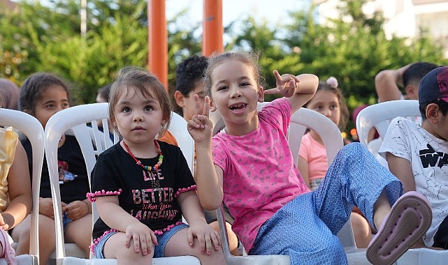 Maltepe'de çocuklar “Çöp ve Hazine" ile hem eğlendi hem öğrendi Maltepe'de çocuklar “Çöp ve Hazine" ile hem eğlendi hem öğrendi