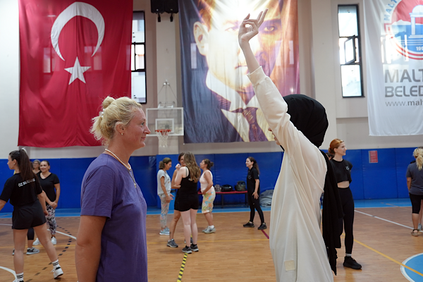 Maltepe’de kadınlara ''Öz Savunma Eğitimleri'' verildi Maltepe’de kadınlara ''Öz Savunma Eğitimleri'' verildi