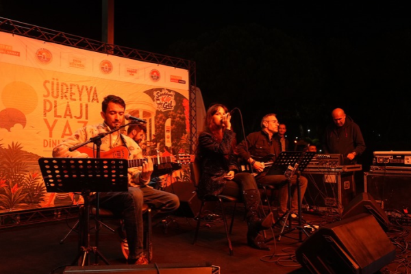 Maltepe’de Süreyya Plajı Güz Konserleri sona erdi Maltepe’de Süreyya Plajı Güz Konserleri sona erdi