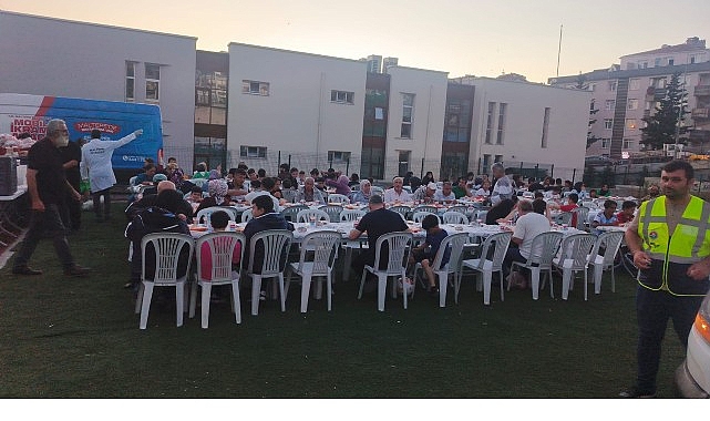 Maltepe'de Yas- ı Matem orucunun sekizinci gün lokmaları paylaşıldı Maltepe'de Yas- ı Matem orucunun sekizinci gün lokmaları paylaşıldı