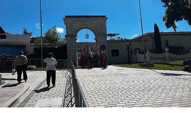 Maltepeliler Yıldız Sarayı'nda Tarih Yolculuğuna çıktı Maltepeliler Yıldız Sarayı'nda Tarih Yolculuğuna çıktı