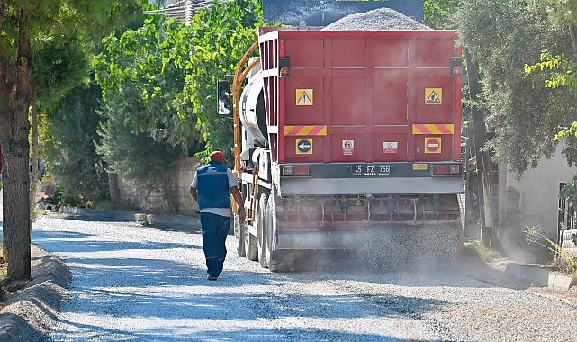 Manisa Büyükşehir Alaşehir'de Yol Konforunu Artırıyor Manisa Büyükşehir Alaşehir'de Yol Konforunu Artırıyor