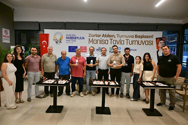 Manisa’da Avrupa Hareketlilik Haftası kapsamında tavla turnuvası düzenlendi Manisa’da Avrupa Hareketlilik Haftası kapsamında tavla turnuvası düzenlendi