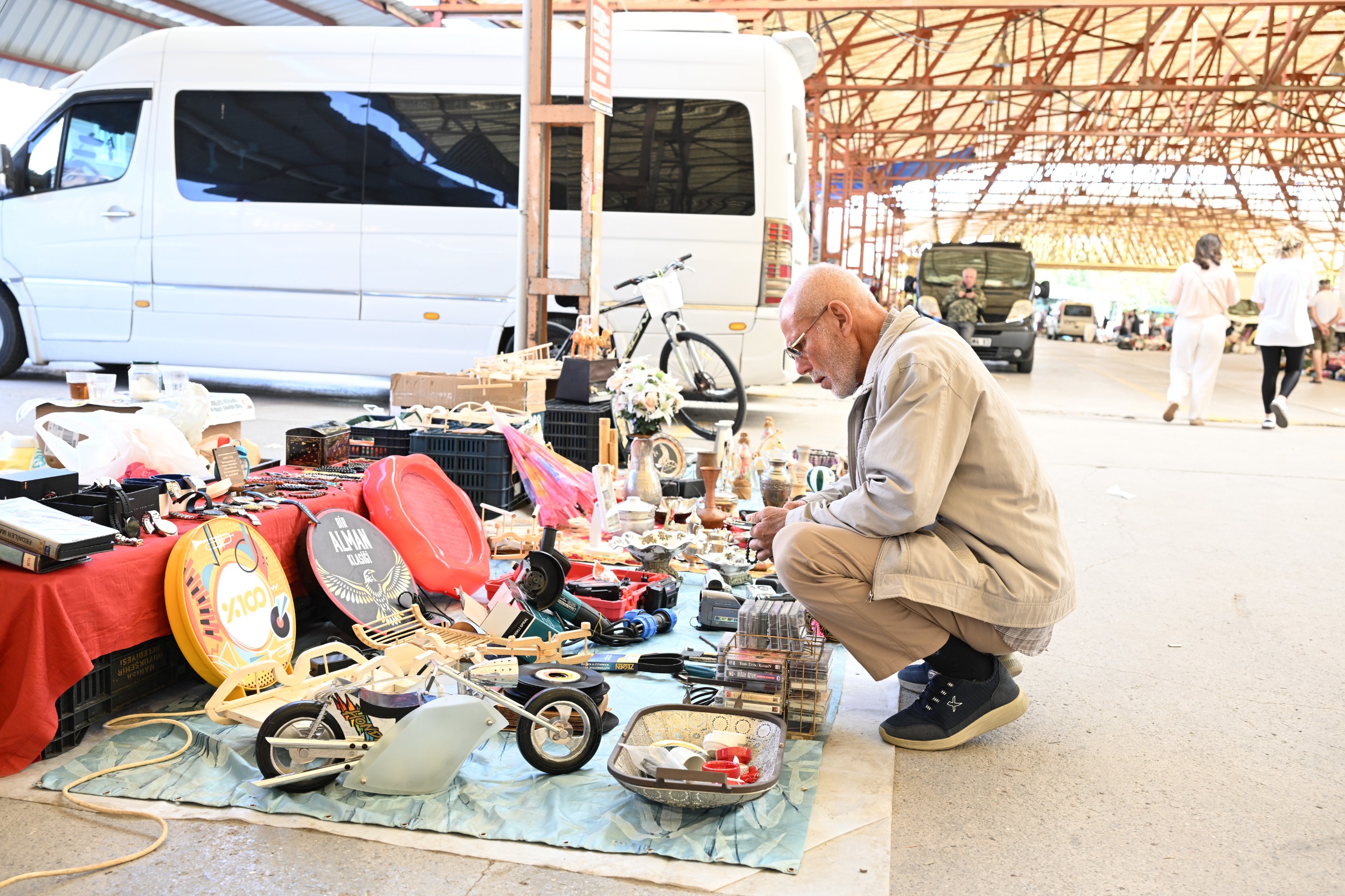Manisa’da İkinci El Eşya Pazarı yeni yerinde hizmete başladı Manisa’da İkinci El Eşya Pazarı yeni yerinde hizmete başladı