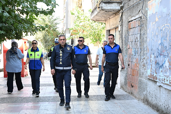Manisa'da zabıta ve emniyetten ana arterlerde ortak denetim Manisa'da zabıta ve emniyetten ana arterlerde ortak denetim