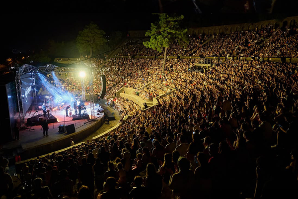 Marmaris aynı gece Tarkan ve Kenan Doğulu’yu ağırlayacak Marmaris aynı gece Tarkan ve Kenan Doğulu’yu ağırlayacak