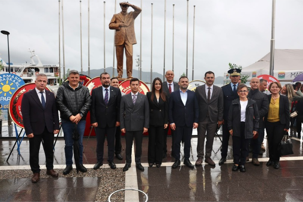 Marmaris’te Cumhuriyet Bayramı kutlamaları çelenk sunumuyla başladı Marmaris’te Cumhuriyet Bayramı kutlamaları çelenk sunumuyla başladı