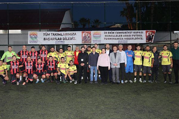 Marmaris’te Cumhuriyet Kupası mahalle takımlarının mücadelesiyle başladı Marmaris’te Cumhuriyet Kupası mahalle takımlarının mücadelesiyle başladı