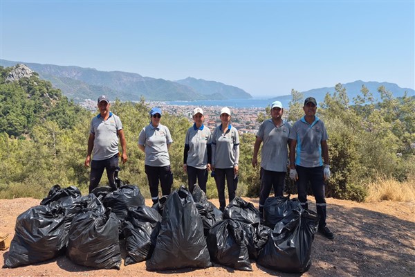 Marmaris’te seyir noktalarında temizlik çalışması yapıldı Marmaris’te seyir noktalarında temizlik çalışması yapıldı