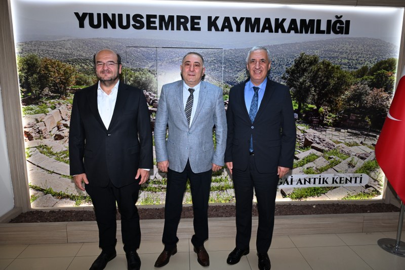 MASKİ’den Şehzadeler ve Yunusemre kaymakamlarına hayırlı olsun ziyareti MASKİ’den Şehzadeler ve Yunusemre kaymakamlarına hayırlı olsun ziyareti