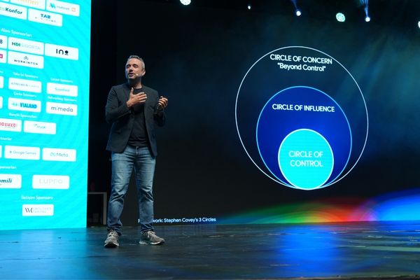 Meetup Istanbul 2026, pazarlama ve iş dünyasını “Beyond Control” temasıyla buluşturdu Meetup Istanbul 2026, pazarlama ve iş dünyasını “Beyond Control” temasıyla buluşturdu