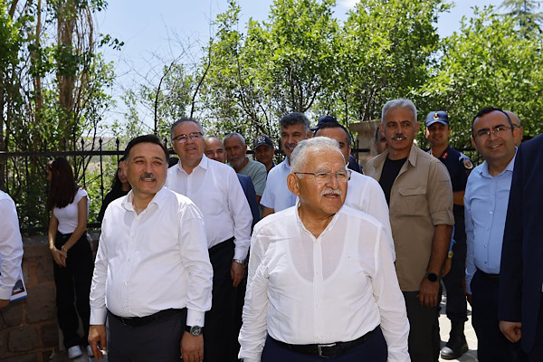Melikgazi Türbesi restorasyon ve çevre düzenleme projesi incelendi Melikgazi Türbesi restorasyon ve çevre düzenleme projesi incelendi