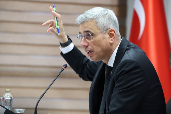 Memişoğlu: Dünya sağlığının kalbi İstanbul’da atıyor Memişoğlu: Dünya sağlığının kalbi İstanbul’da atıyor