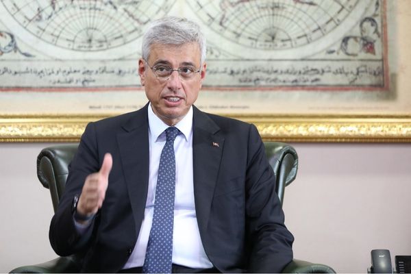 Memişoğlu, Haseki Eğitim ve Araştırma Hastanesini ziyaret etti Memişoğlu, Haseki Eğitim ve Araştırma Hastanesini ziyaret etti