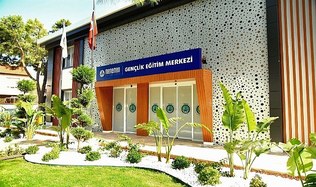 Menemen, eğitim yatırımlarıyla örnek gösteriliyor Menemen, eğitim yatırımlarıyla örnek gösteriliyor