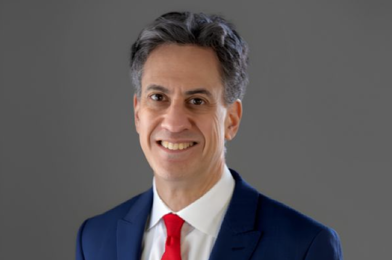 Miliband: İngiltere Suudi Arabistan’ın yanında Miliband: İngiltere Suudi Arabistan’ın yanında