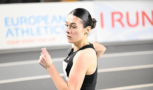 Milli Sporcu Aysel Önder'den 400 Metrede Türkiye Şampiyonluğu Milli Sporcu Aysel Önder'den 400 Metrede Türkiye Şampiyonluğu
