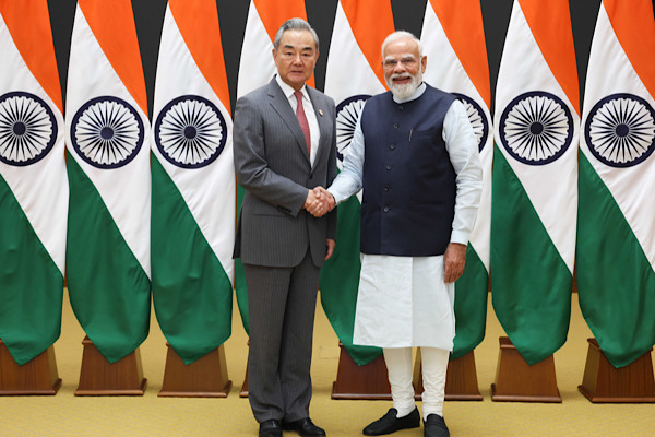 Modi, Çin Dışişleri Bakanı Wang Yi’yi kabul etti Modi, Çin Dışişleri Bakanı Wang Yi’yi kabul etti