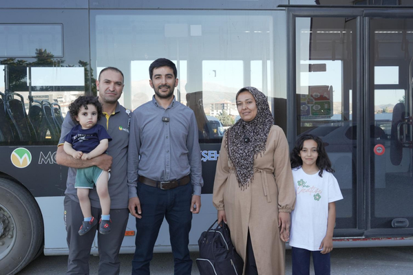 MOTAŞ şoföründen örnek davranış: Ziynet eşyaları dolu çanta sahibine ulaştırıldı MOTAŞ şoföründen örnek davranış: Ziynet eşyaları dolu çanta sahibine ulaştırıldı